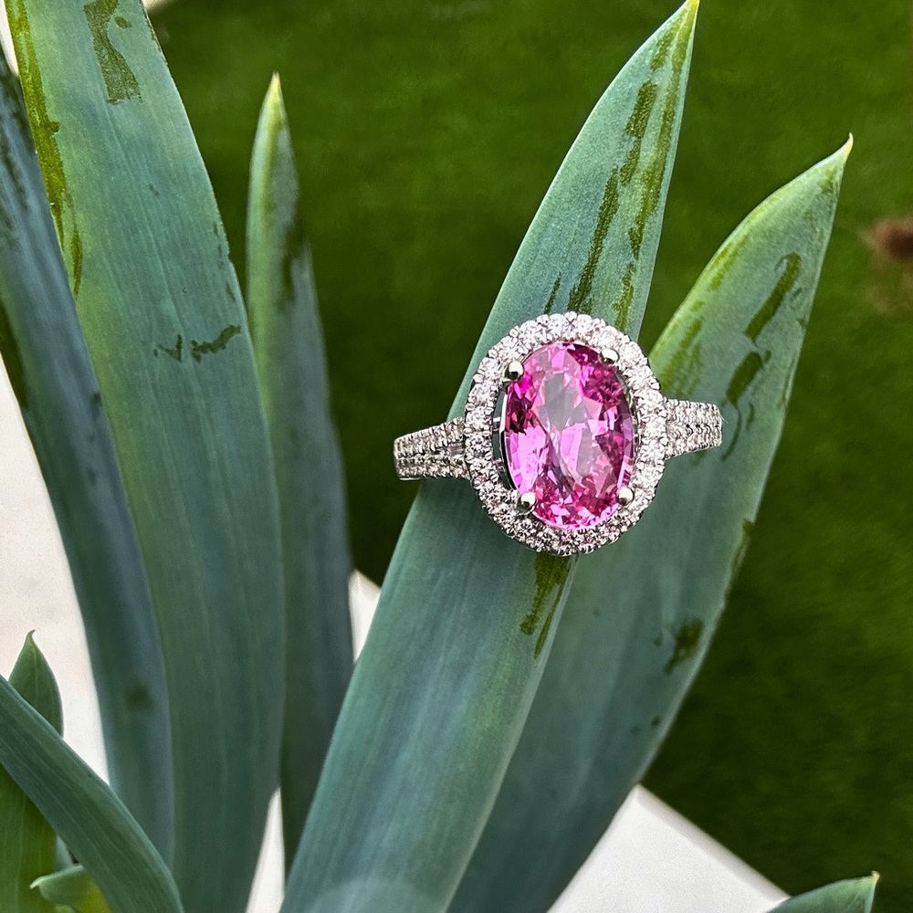Natural pink sapphire 2.50 carat Diamond bezel ring - Picture 6 of 8